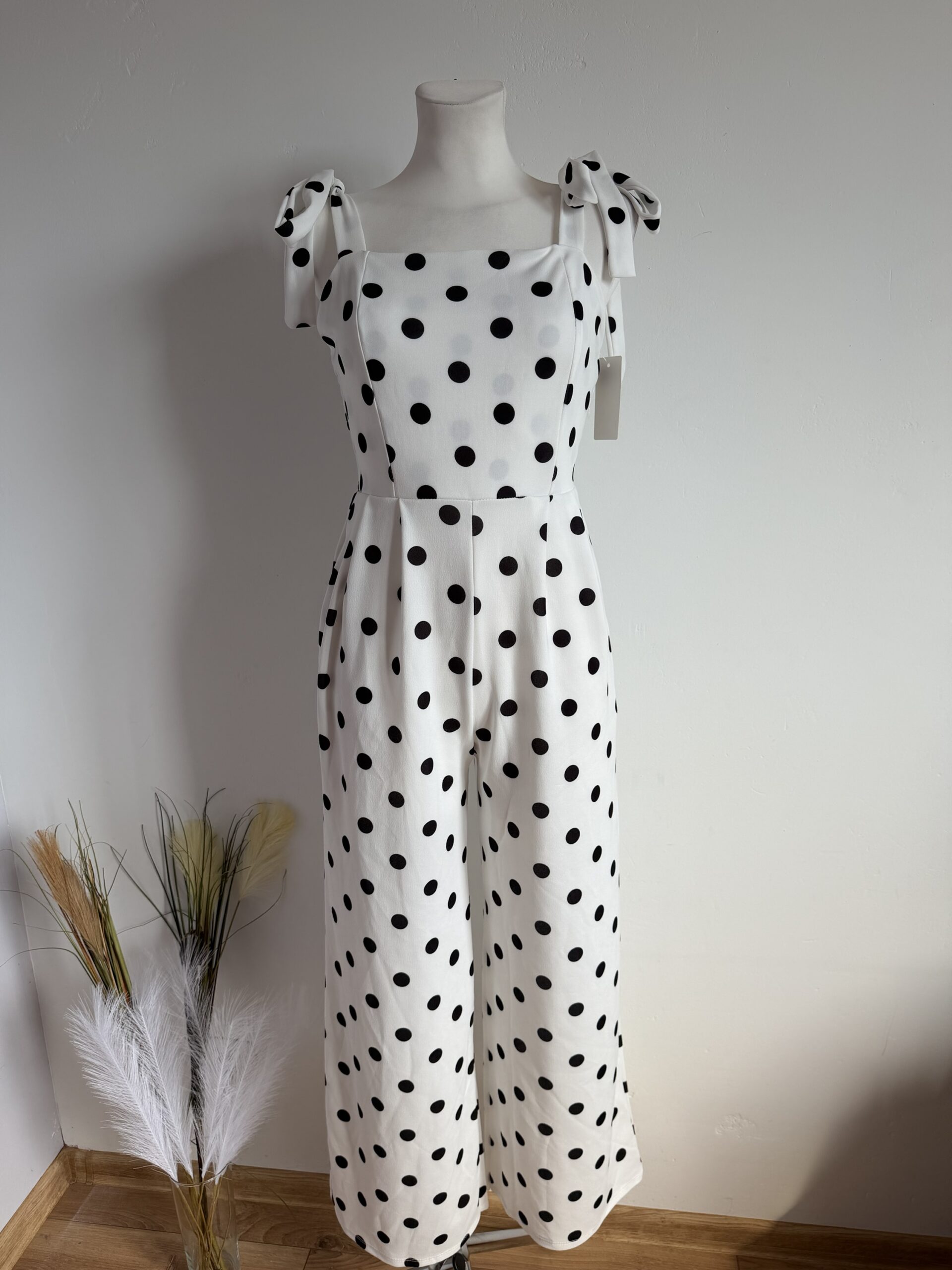 Kombinezon damski w groszki New Collection – szerokie nogawki - obrazek 3