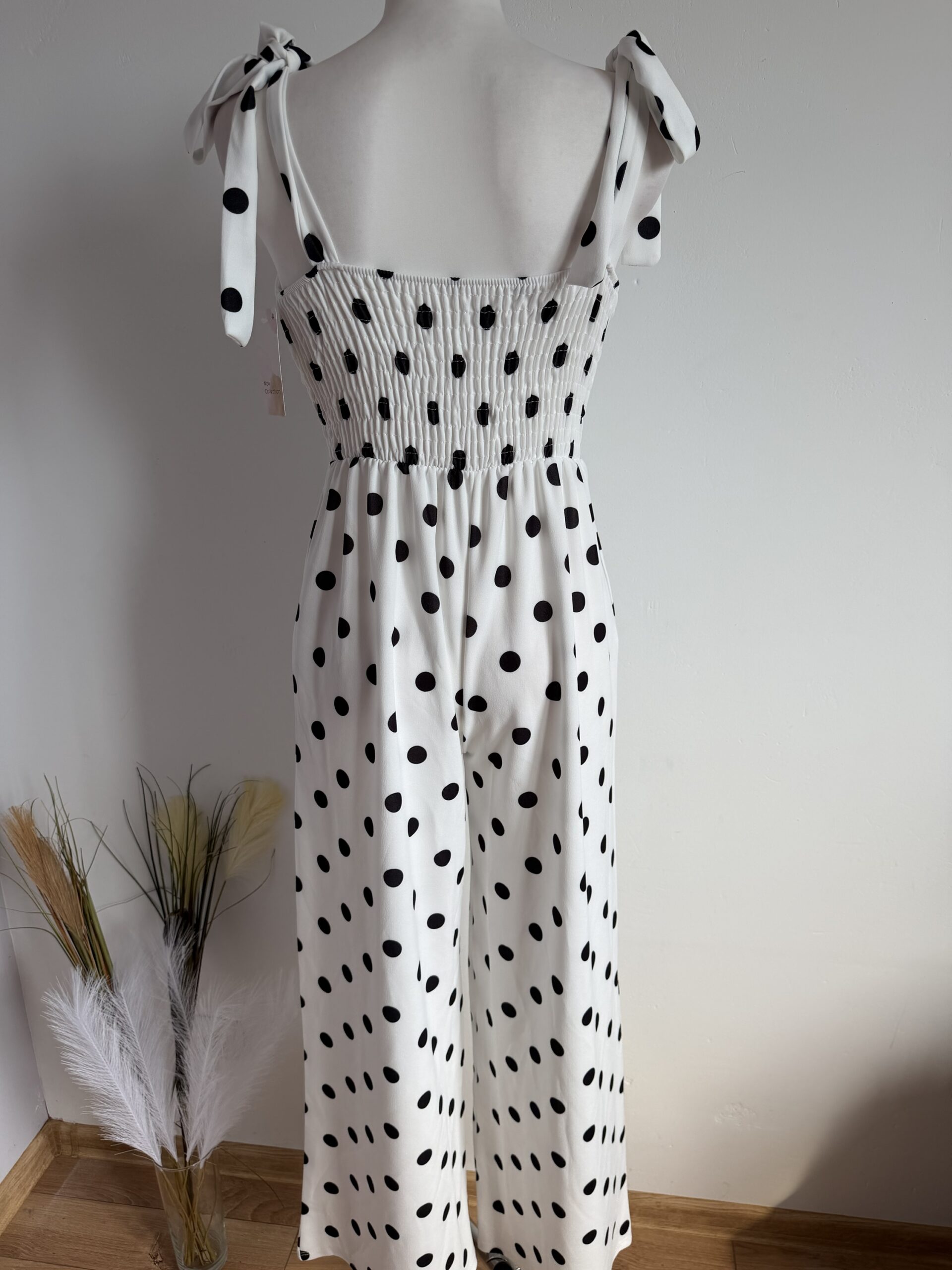 Kombinezon damski w groszki New Collection – szerokie nogawki - obrazek 6