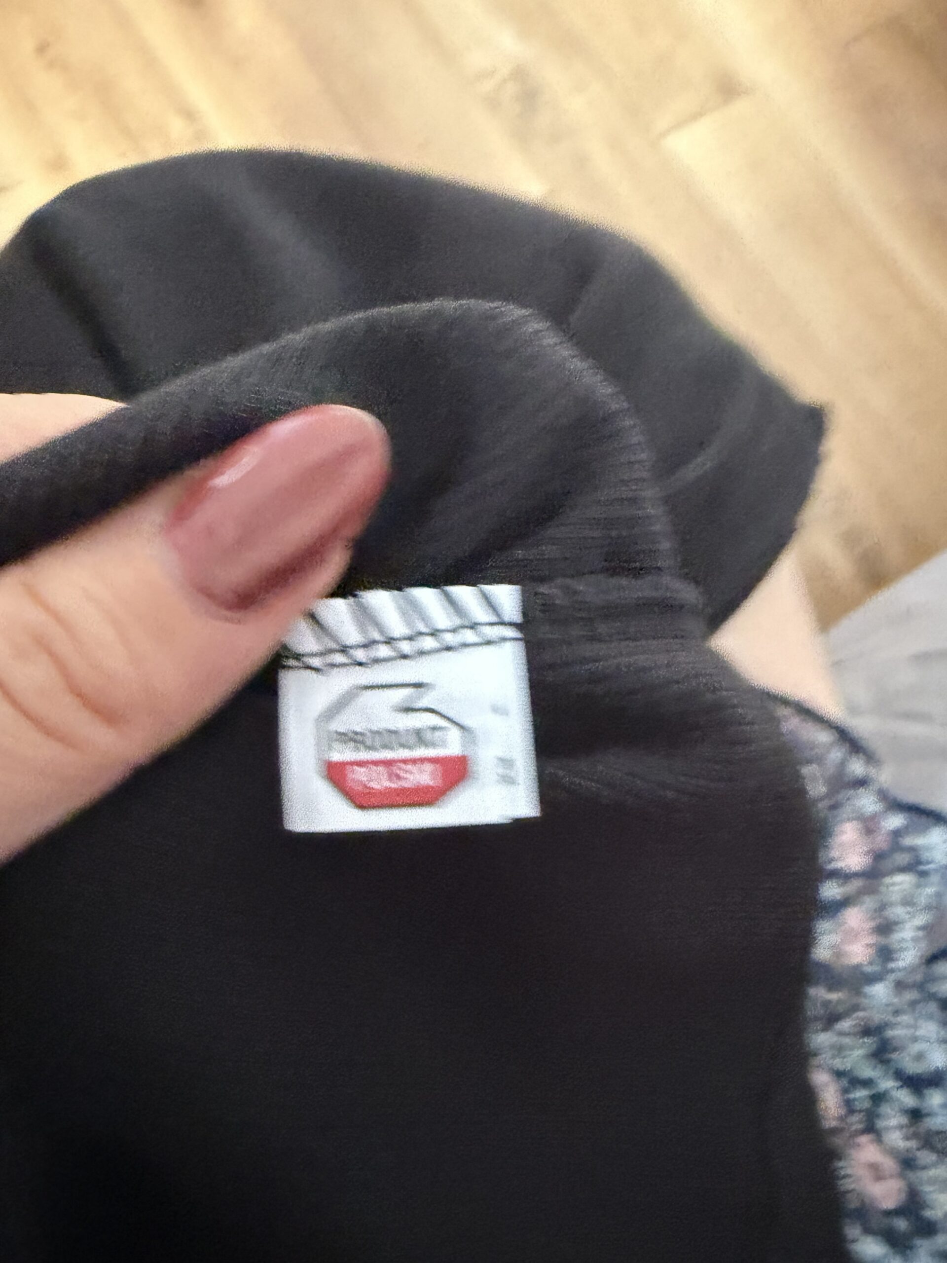 Prążkowana bluzka z falbankami na rękawach – Polska produkcja - obrazek 5