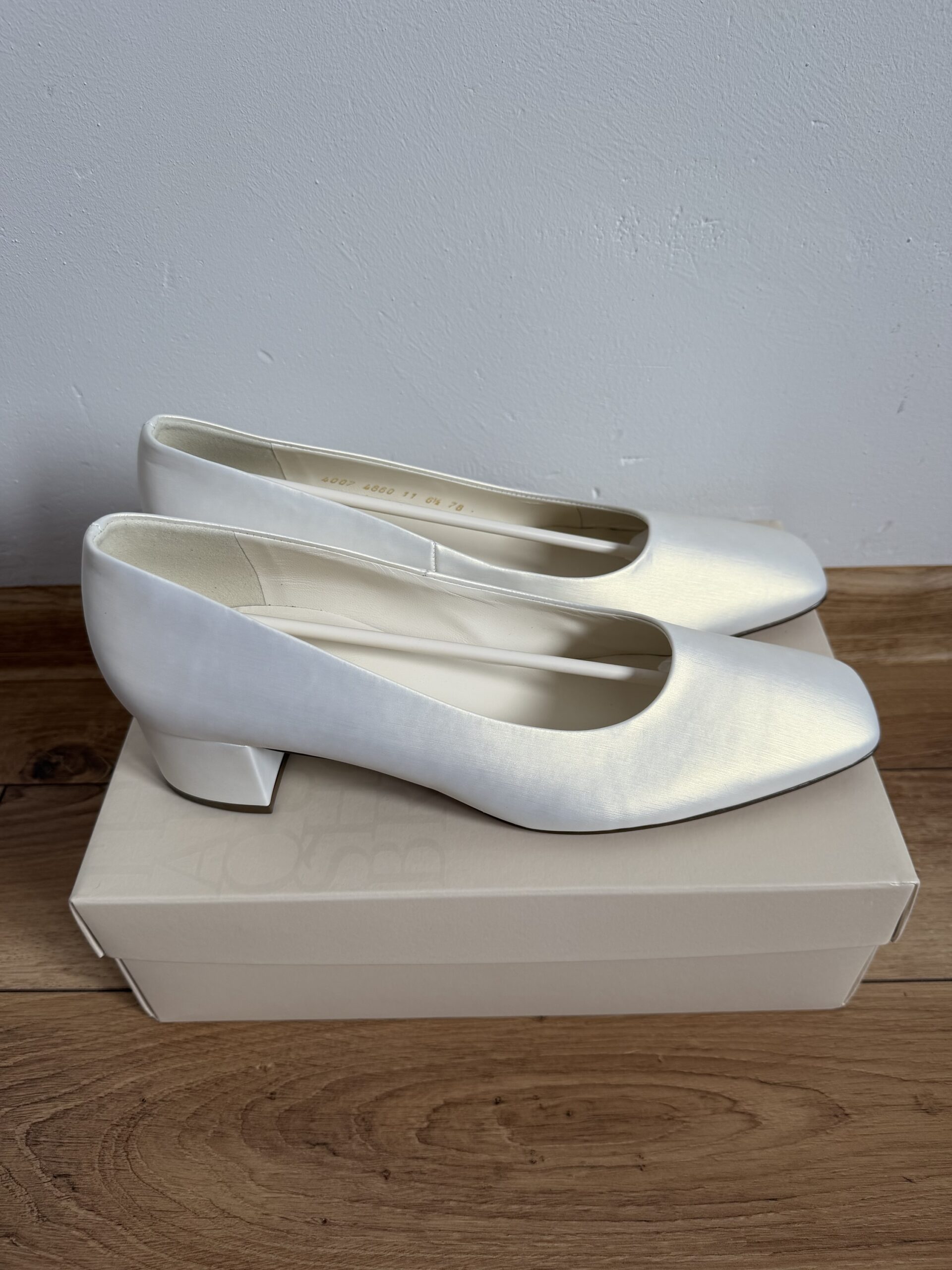 Högl skórzane czółenka damskie Pearl White perłowa biel r. 40 - obrazek 2