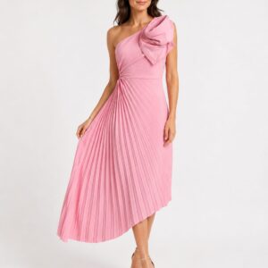 Różowa plisowana sukienka maxi Happy Pink z kwiatem – uniwersalna