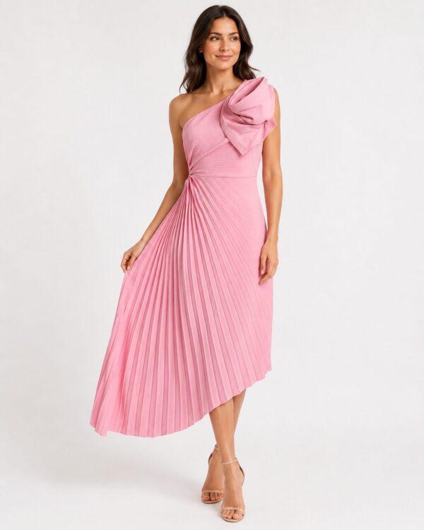 Różowa plisowana sukienka maxi Happy Pink z kwiatem – uniwersalna